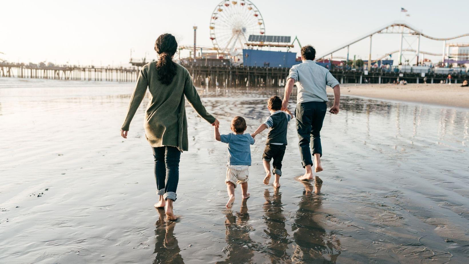 money savings tips, creating memorable experiences, balancing travel expenses, budget travel ideas, family travel budget, travel memory ideas, affordable vacation plans, travel cost management, vacation spending tips, budget-friendly travel gifts