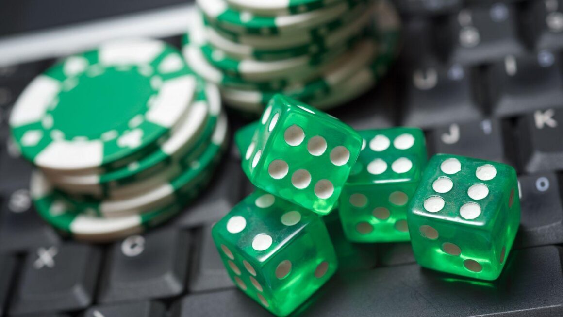 5 Online Casinos That Blend Sports Betting and Original Games